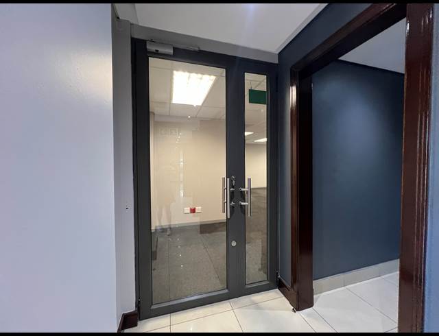 402.20M² OFFICE TO LET IN HIGHVELD