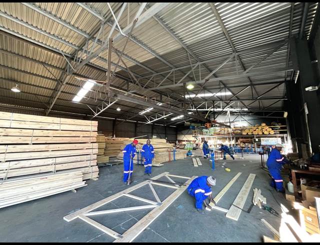 2,500M² WAREHOUSE TO LET IN SPARTAN