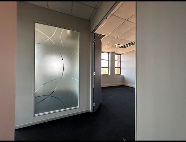 142.10M² OFFICE TO LET IN HIGHVELD TECHNOPARK