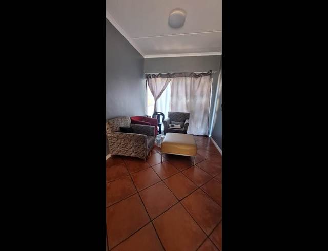 2 BEDROOM PROPERTY TO RENT IN GOODWOOD CENTRAL