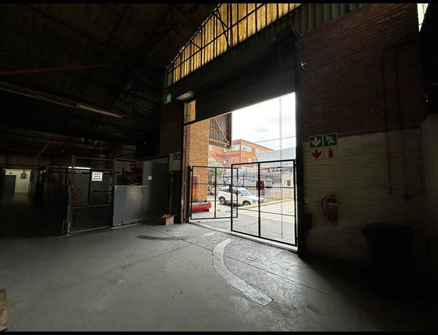 390M² WAREHOUSE TO LET IN WYNBERG