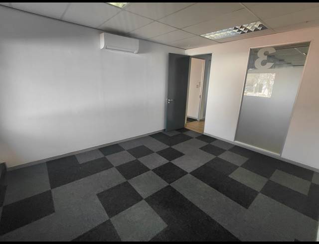 299M² OFFICE TO LET IN BRYANSTON