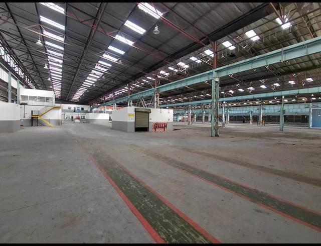 12,000M² FACTORY TO LET IN CLAYVILLE