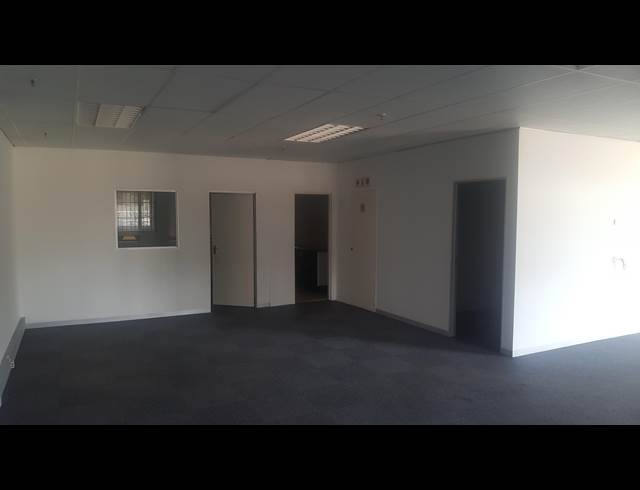 2,943M² WAREHOUSE RENTED IN POMONA