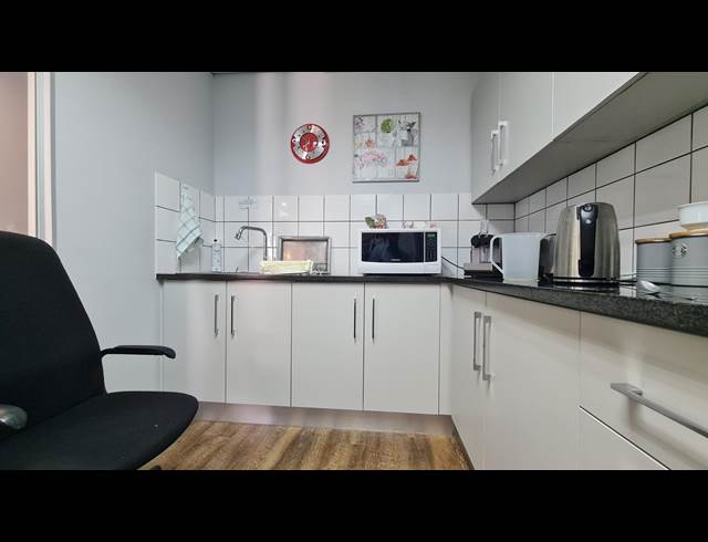 244M² OFFICE TO LET IN WESTLAKE