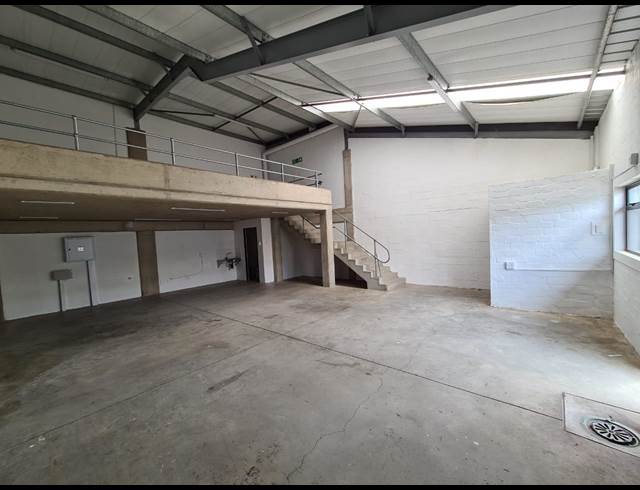 136M² WAREHOUSE TO LET IN CORNUBIA