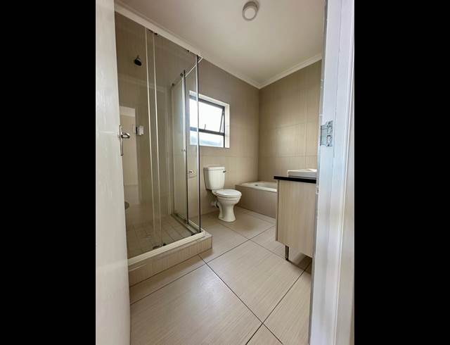 3 BEDROOM TOWNHOUSE TO LET IN PARKLANDS