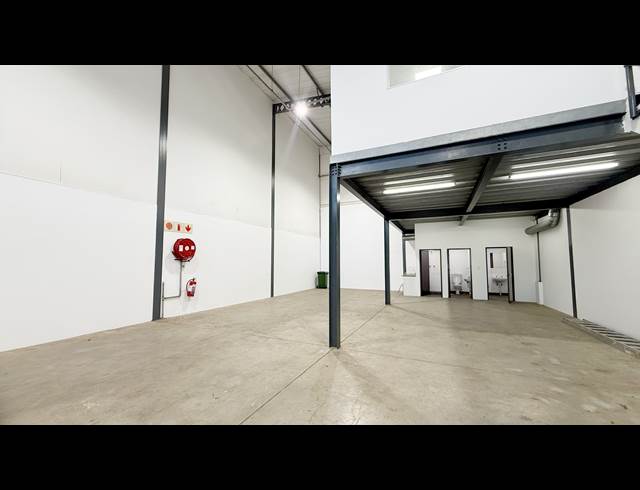 246M² WAREHOUSE TO LET IN MEADOWDALE