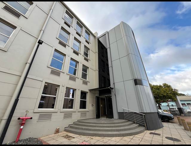 434M² OFFICE TO LET IN RONDEBOSCH
