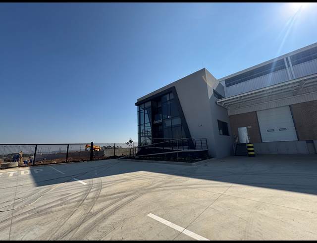 2,250M² WAREHOUSE TO LET IN AIRPORT PARK