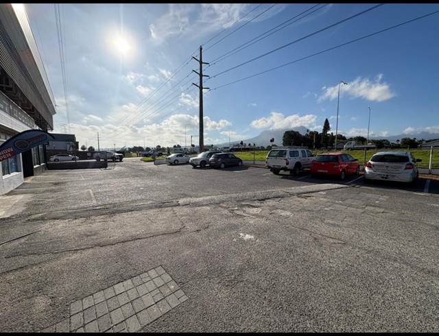 244M² WAREHOUSE TO LET IN GANTS PLAZA