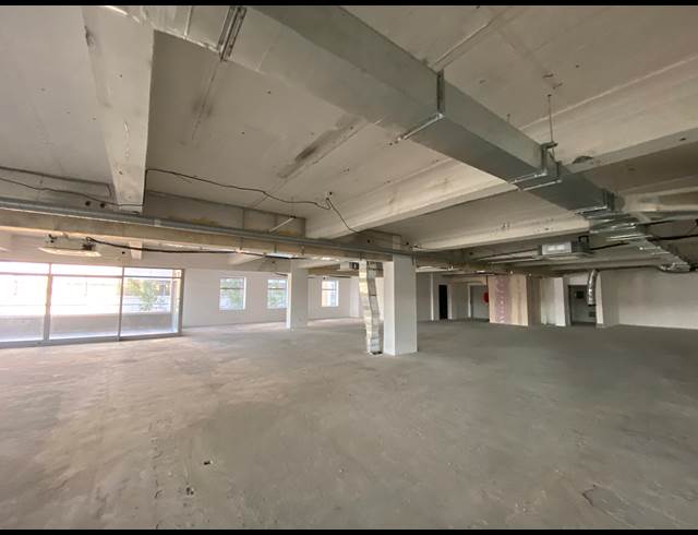 2,402M² OFFICE TO LET IN FORESHORE