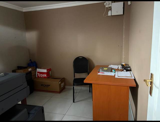 150M² WAREHOUSE TO LET IN ALBERTON NORTH