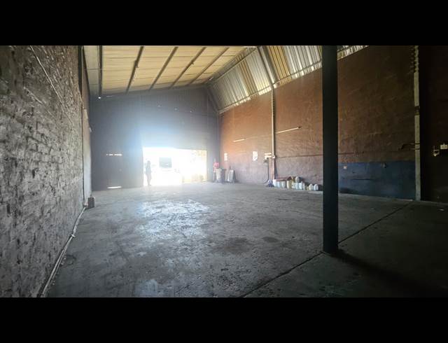 350M² WAREHOUSE TO LET IN PRETORIA WEST