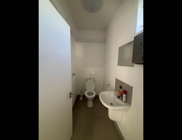 81M² OFFICE TO LET IN PAARDEVLEI