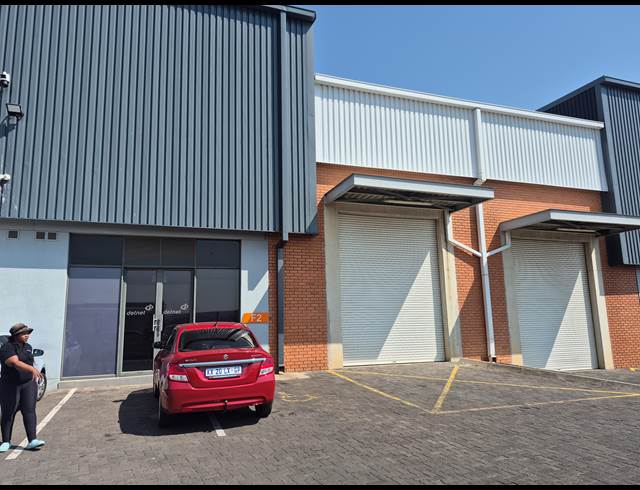 216M² WAREHOUSE TO LET IN LINBRO PARK