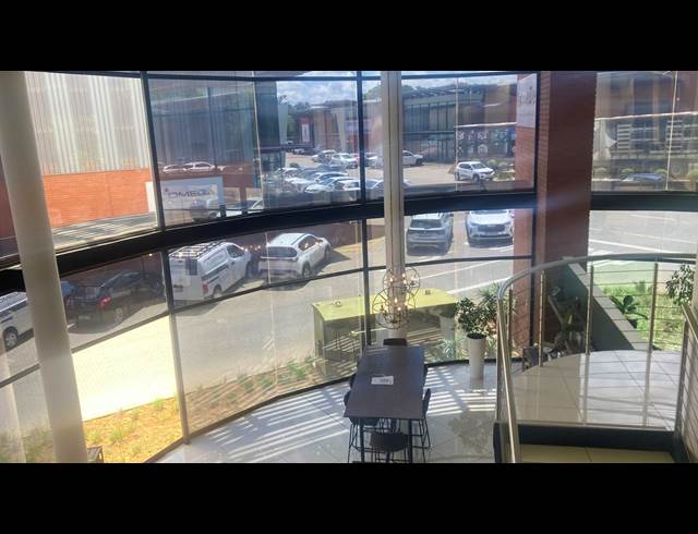 838M² RETAIL TO LET IN NORTH RIDING