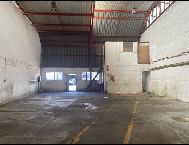 210M² WAREHOUSE RENTED IN SPARTAN
