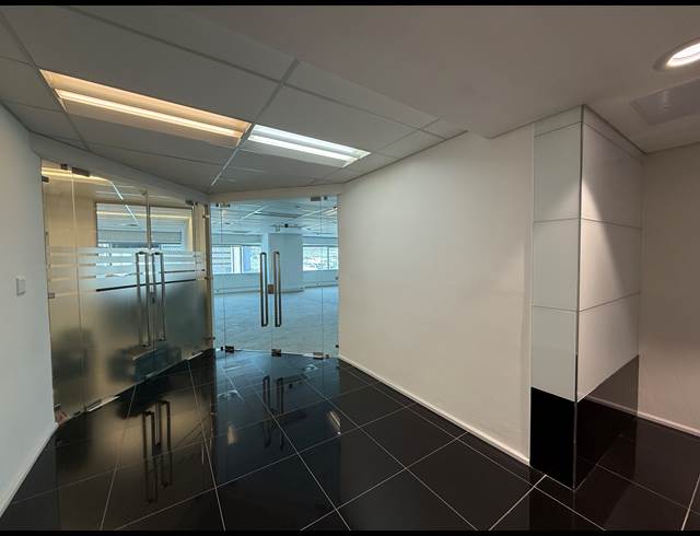 263M² OFFICE TO LET IN FORESHORE