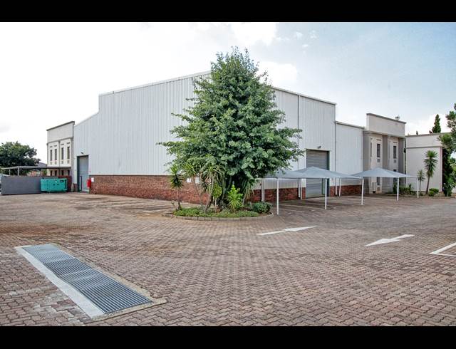 1,060M² WAREHOUSE TO LET IN RANDJESPARK