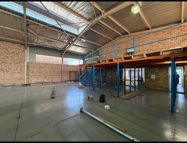 450M² WAREHOUSE TO LET IN HALFWAY HOUSE