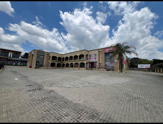 2,617M² WAREHOUSE TO LET IN STRIJDOMPARK