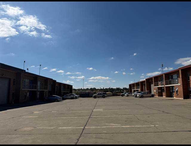 327M² WAREHOUSE TO LET IN CLAYVILLE