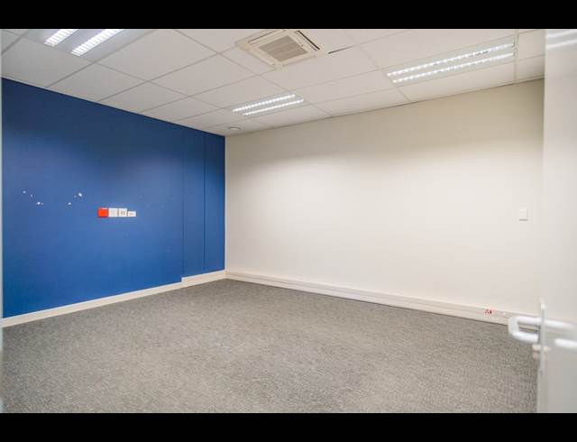 866M² OFFICE TO LET IN PARKHAVEN