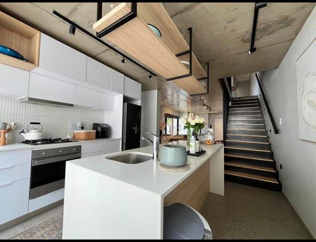 3 BEDROOM PROPERTY TO RENT IN MENLO PARK