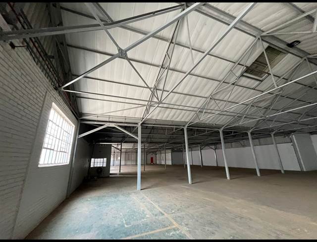 1,400M² WAREHOUSE TO LET IN NEW ERA