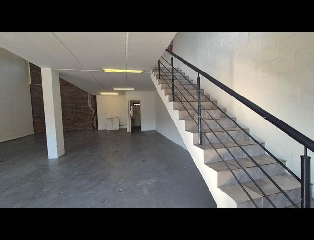 156M² WAREHOUSE TO LET IN SUNNYDALE