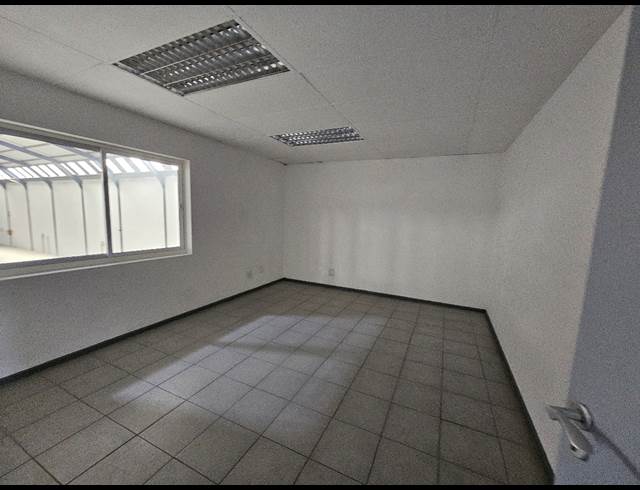 1,250M² WAREHOUSE TO LET IN KILLARNEY GARDENS