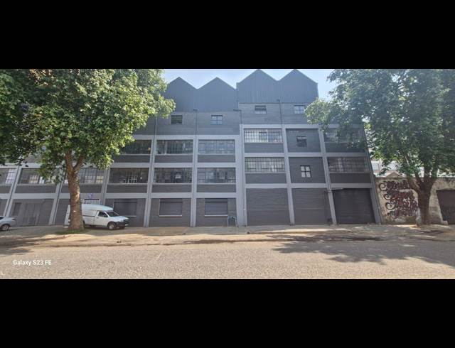 146M² WAREHOUSE TO LET IN DOORNFONTEIN