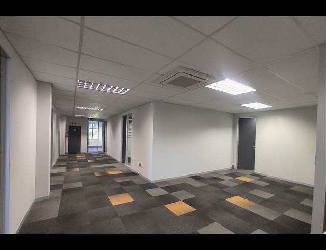 586M² OFFICE TO LET IN BRYANSTON