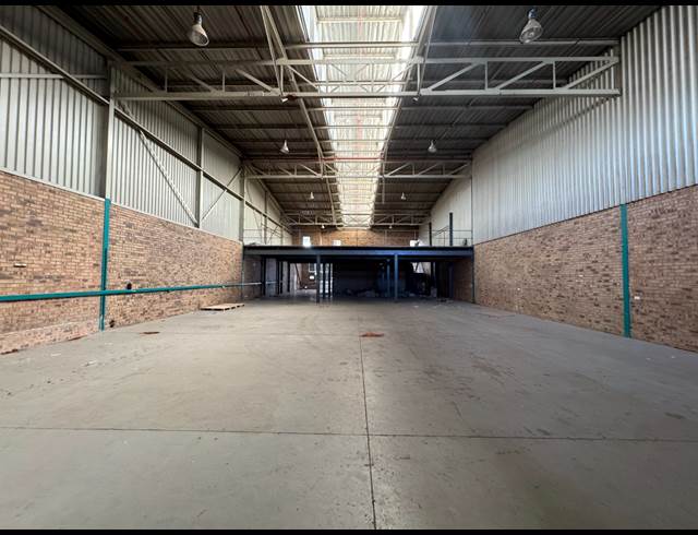 850M² WAREHOUSE TO LET IN STORMILL