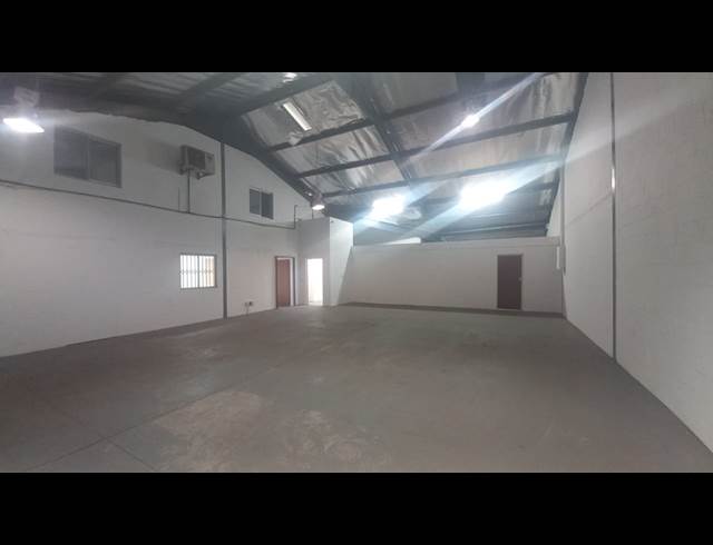 410.50M² WAREHOUSE TO LET IN EPPING INDUSTRIAL