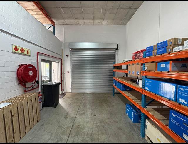 199M² WAREHOUSE TO LET IN FIRGROVE