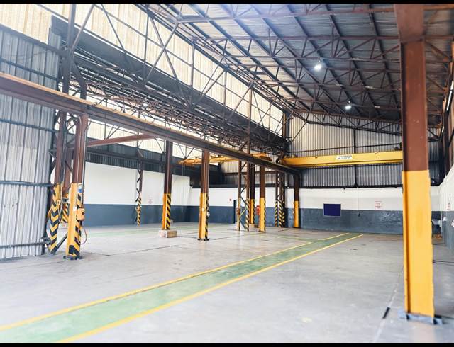 513M² BUILDING TO LET IN APEX