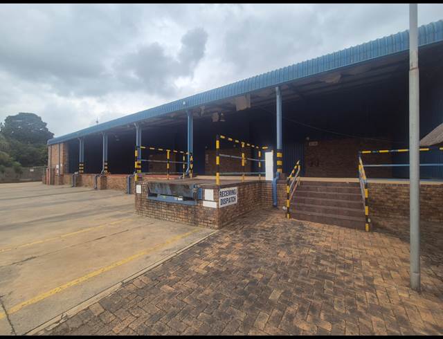 1,848M² WAREHOUSE TO LET IN POMONA