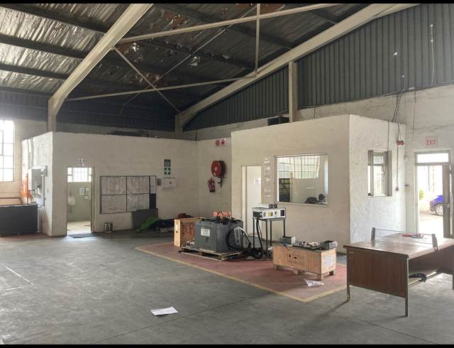 940M² WAREHOUSE TO LET IN WESTMEAD