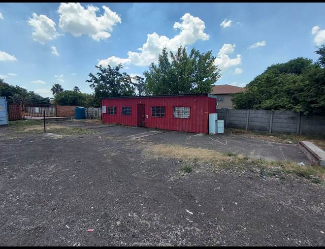 500M² WAREHOUSE TO LET IN POMONA