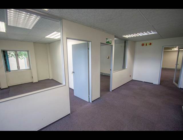 1,444M² WAREHOUSE TO LET IN KYALAMI