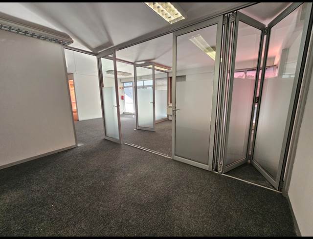 352M² OFFICE TO LET IN CENTURY CITY