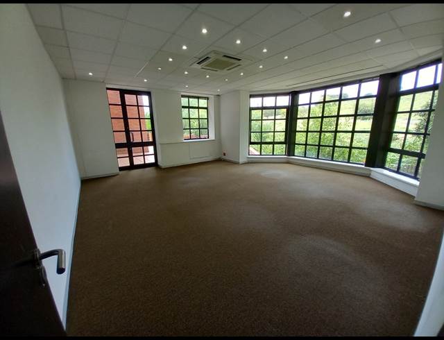 396M² OFFICE TO LET IN BRYANSTON