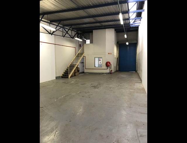 170M² WAREHOUSE RENTED IN STRIJDOMPARK