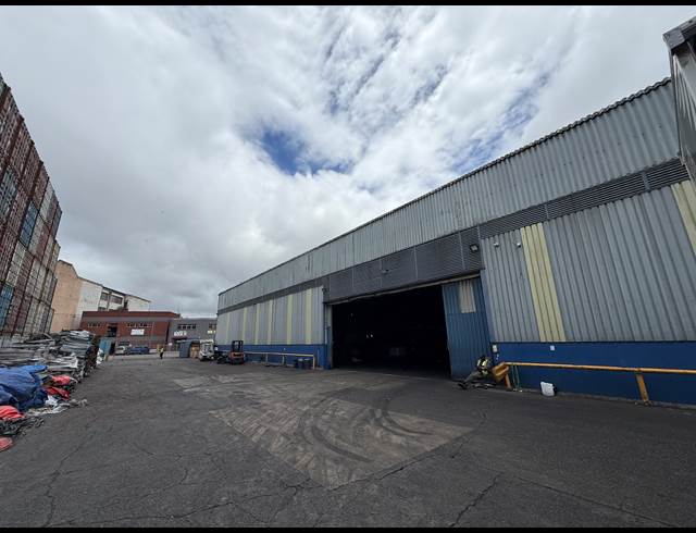 4,831M² WAREHOUSE TO LET IN ROSSBURGH