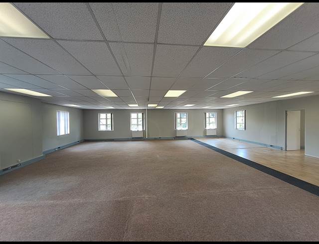 218M² OFFICE TO LET IN HYDE PARK