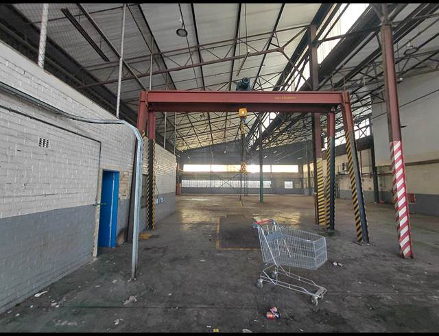 25,085M² FACTORY TO LET IN CLAYVILLE