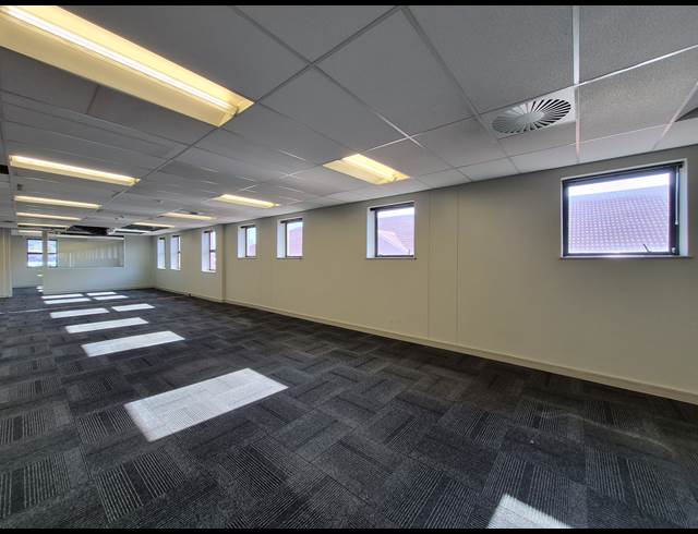 181M² OFFICE TO LET IN WAVERLEY