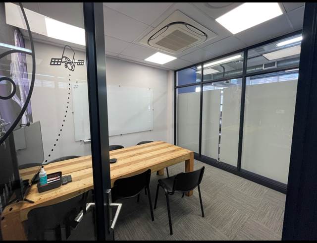 1,560M² OFFICE TO LET IN DE WATERKANT